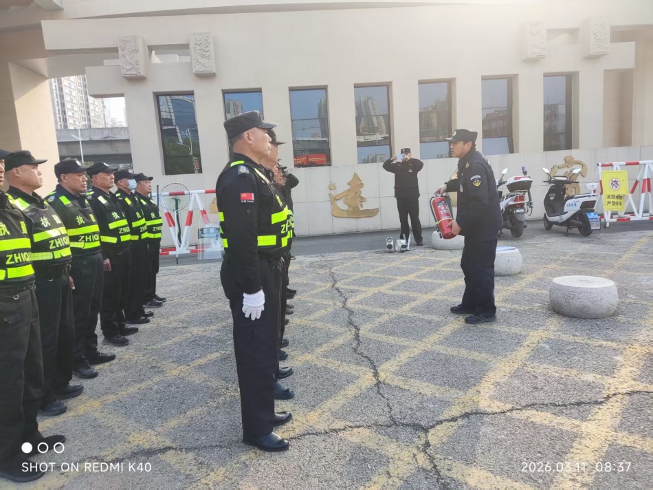 实战练兵强素质  筑牢平安护学园